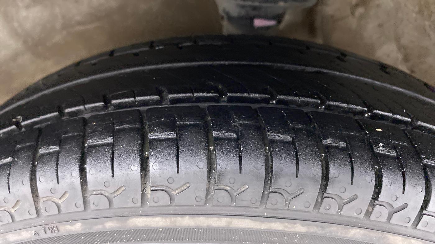 2013 Maruti Alto 800 LXI, Petrol, Manual, 60,908 km, Left Front Tyre Tread
