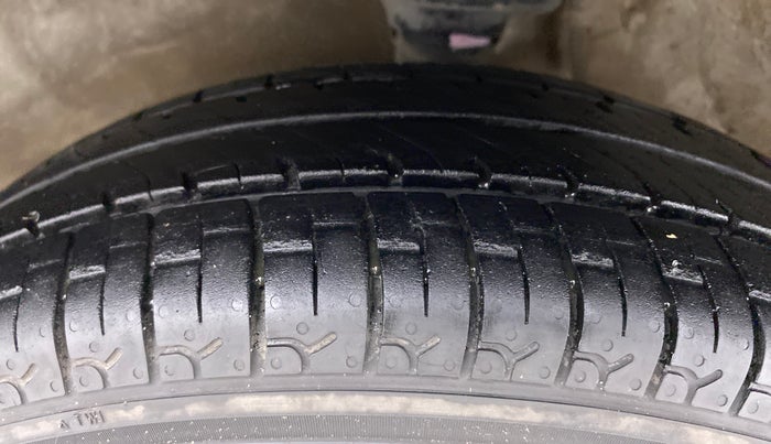 2013 Maruti Alto 800 LXI, Petrol, Manual, 60,908 km, Left Front Tyre Tread