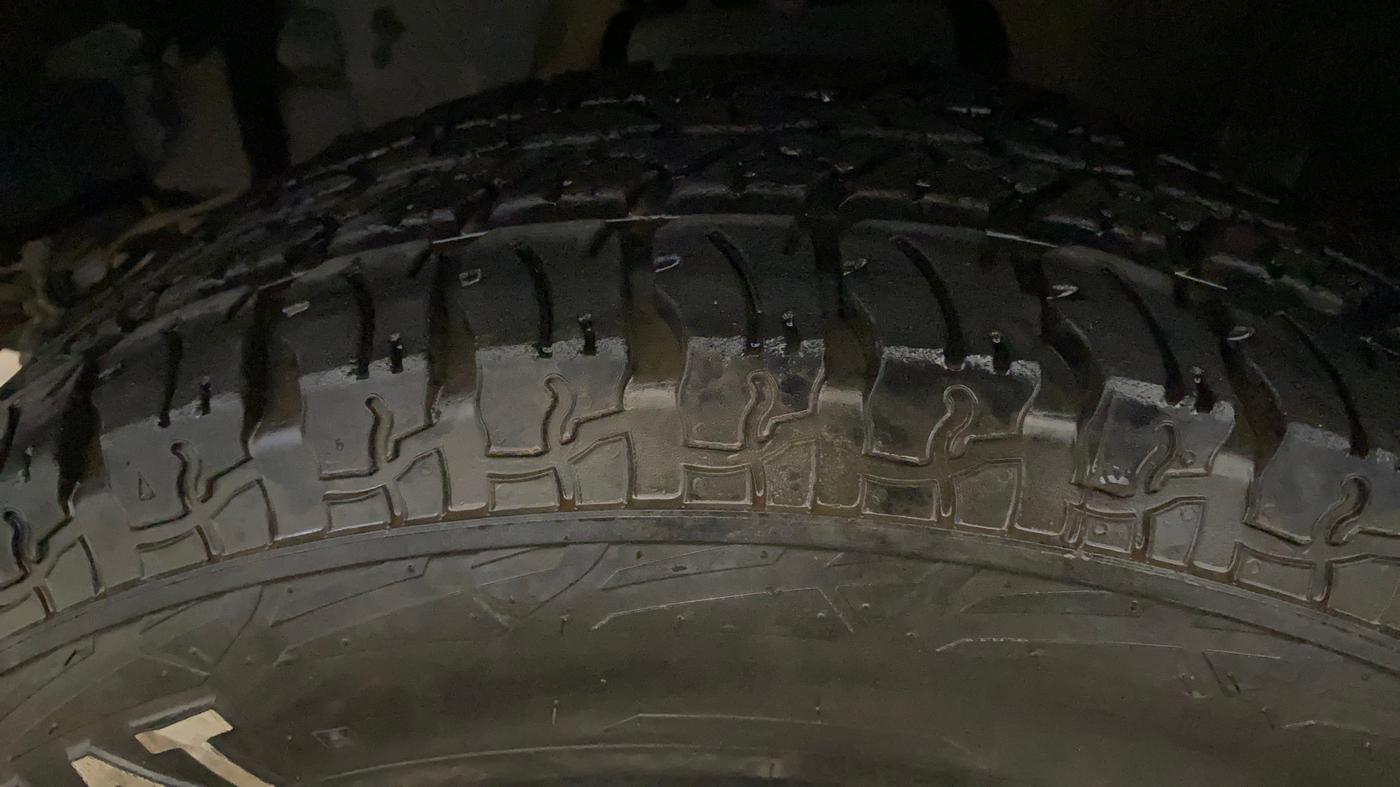 2021 Mahindra Thar LX  P 4WD AT CONVERTIBLE, Petrol, Automatic, 12,345 km, Left Front Tyre Tread