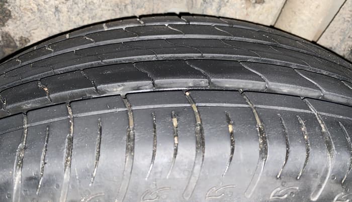 2024 Maruti BREZZA VXI S-CNG, CNG, Manual, 15,286 km, Left Rear Tyre Tread