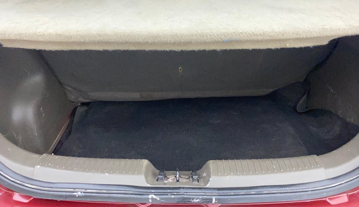 2014 Hyundai i10 MAGNA 1.1, Petrol, Manual, 27,221 km, Boot Inside