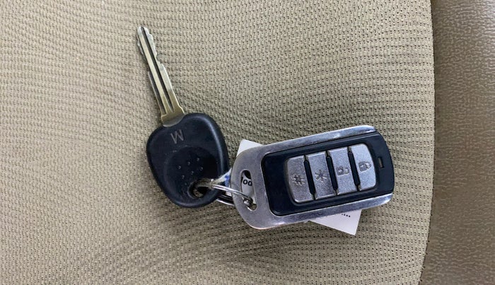 2014 Hyundai i10 MAGNA 1.1, Petrol, Manual, 27,221 km, Key Close Up