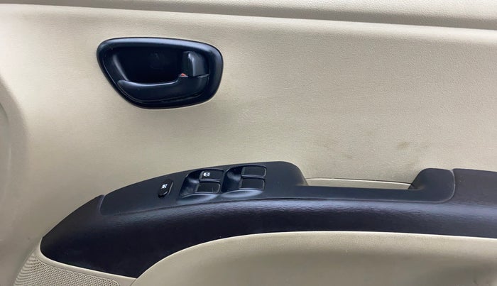 2014 Hyundai i10 MAGNA 1.1, Petrol, Manual, 27,221 km, Driver Side Door Panels Control