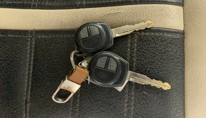 2015 Maruti Swift Dzire VXI, Petrol, Manual, 84,333 km, Key Close Up