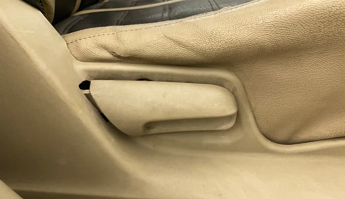 2015 Maruti Swift Dzire VXI, Petrol, Manual, 84,333 km, Driver Side Adjustment Panel