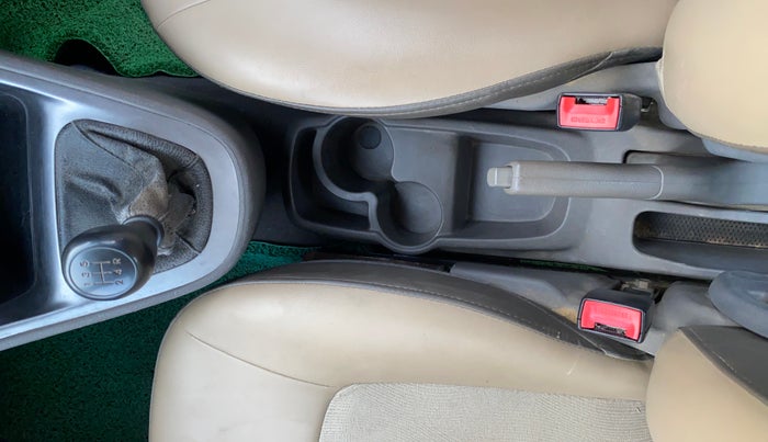 2013 Hyundai i10 MAGNA 1.1, Petrol, Manual, 33,601 km, Gear Lever