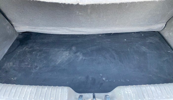 2013 Hyundai i10 MAGNA 1.1, Petrol, Manual, 33,601 km, Boot Inside