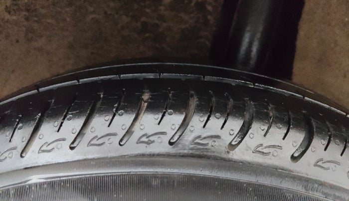 2017 Maruti Baleno DELTA PETROL 1.2, Petrol, Manual, 1,06,700 km, Left Rear Tyre Tread