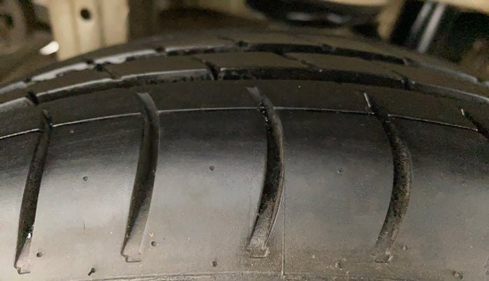 2017 Maruti Alto 800 LXI CNG, CNG, Manual, 48,009 km, Right Rear Tyre Tread
