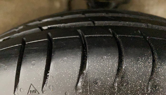 2017 Maruti Alto 800 LXI CNG, CNG, Manual, 48,009 km, Right Front Tyre Tread