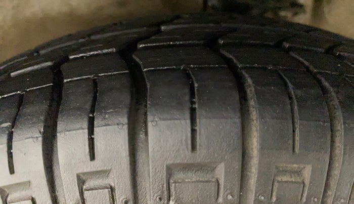 2017 Maruti Alto 800 LXI CNG, CNG, Manual, 48,009 km, Left Front Tyre Tread