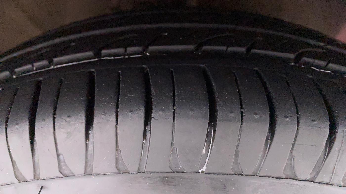 2019 Hyundai Grand i10 SPORTZ 1.2 KAPPA VTVT, Petrol, Manual, 66,269 km, Right Front Tyre Tread