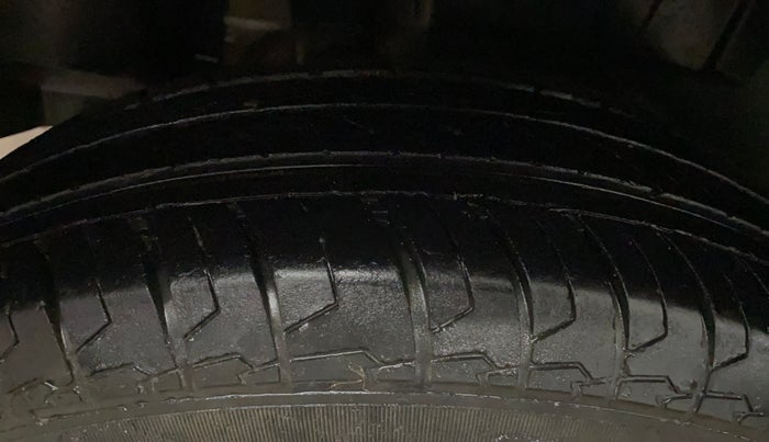 2022 Maruti Dzire VXI, Petrol, Manual, 24,232 km, Right Rear Tyre Tread