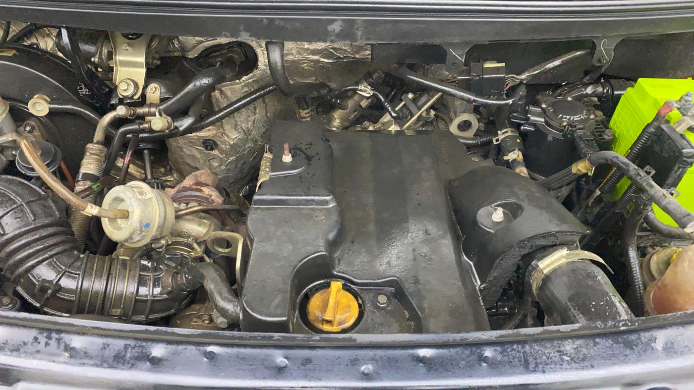 2017 Mahindra TUV300 T8 AMT, Diesel, Automatic, 95,597 km, Engine View