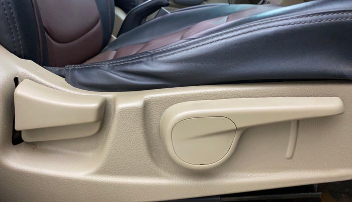 2017 Mahindra TUV300 T8 AMT, Diesel, Automatic, 95,597 km, Driver Side Adjustment Panel