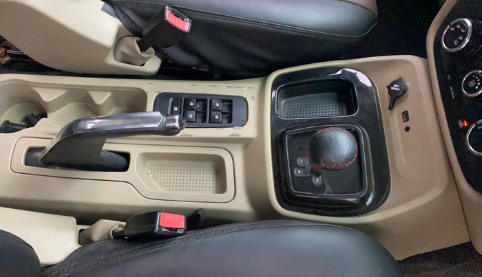 2017 Mahindra TUV300 T8 AMT, Diesel, Automatic, 95,597 km, Gear Lever
