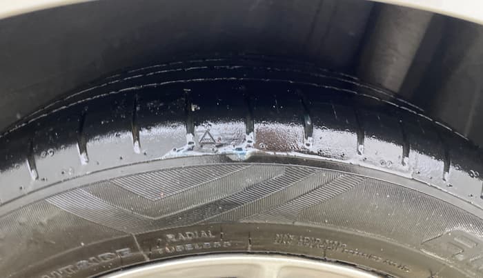 2019 Ford Figo Aspire TITANIUM 1.2 PETROL, CNG, Manual, 1,11,407 km, Left Rear Tyre Tread