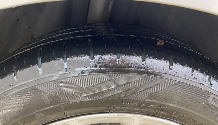 2019 Ford Figo Aspire TITANIUM 1.2 PETROL, CNG, Manual, 1,11,407 km, Right Rear Tyre Tread