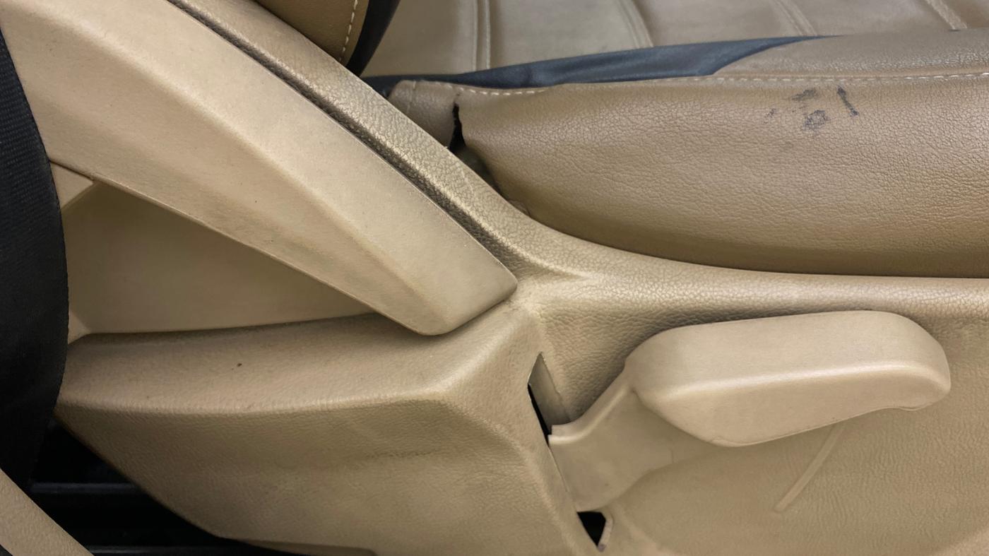 2019 Ford Figo Aspire TITANIUM 1.2 PETROL, CNG, Manual, 1,11,407 km, Driver Side Adjustment Panel