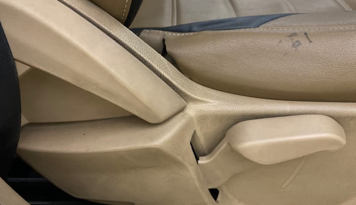 2019 Ford Figo Aspire TITANIUM 1.2 PETROL, CNG, Manual, 1,11,407 km, Driver Side Adjustment Panel