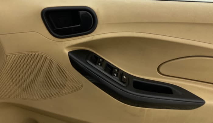 2019 Ford Figo Aspire TITANIUM 1.2 PETROL, CNG, Manual, 1,11,407 km, Driver Side Door Panels Control