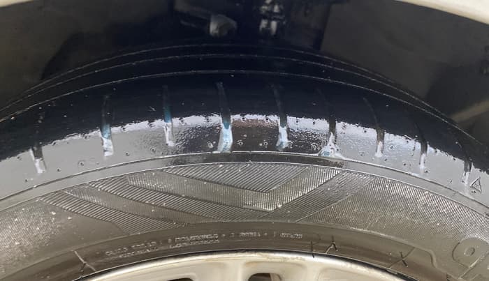 2019 Ford Figo Aspire TITANIUM 1.2 PETROL, CNG, Manual, 1,11,407 km, Right Front Tyre Tread