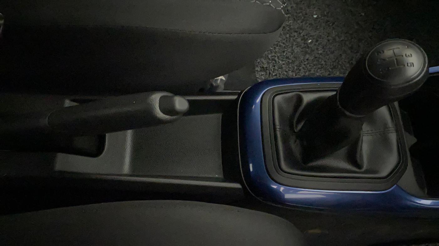 2023 Maruti IGNIS SIGMA 1.2, Petrol, Manual, 4,684 km, Gear Lever