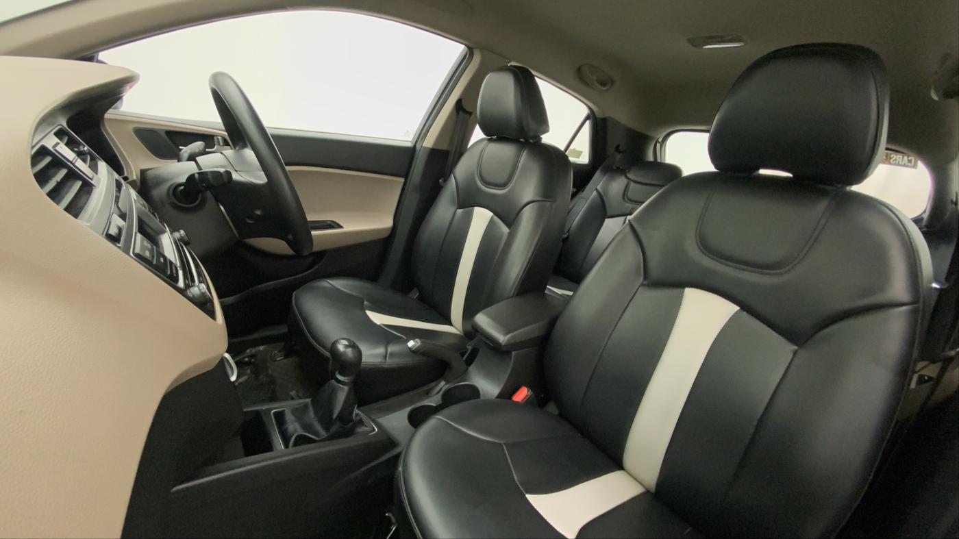 2015 Hyundai Elite i20 MAGNA 1.2, Petrol, Manual, 53,726 km, Right Side Front Door Cabin