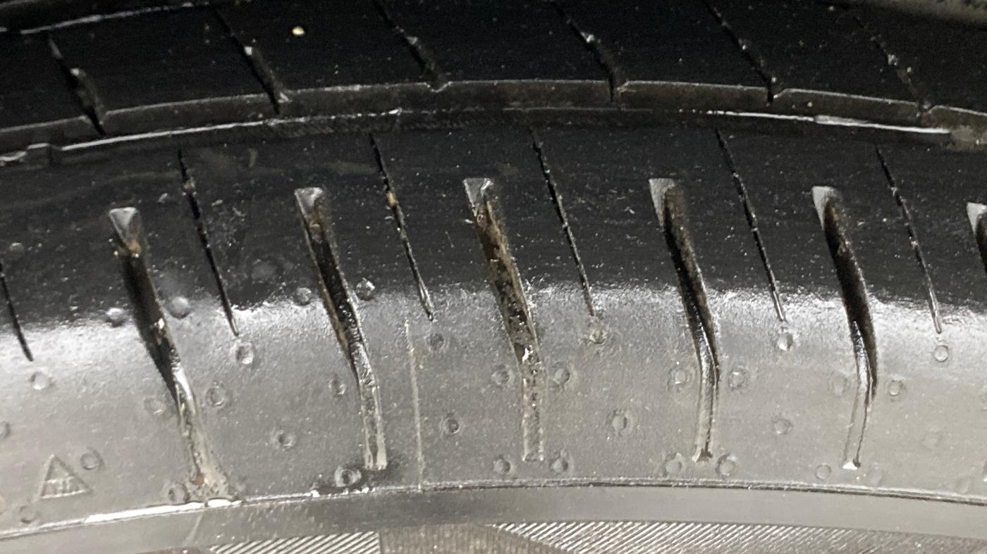 2025 Hyundai VENUE S(O) 1.2, Petrol, Manual, 13,584 km, Right Rear Tyre Tread