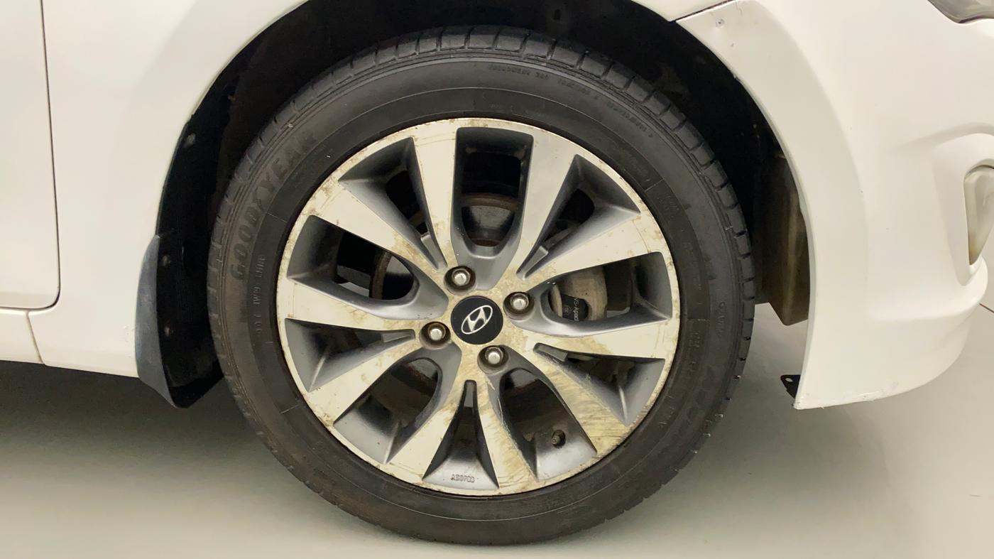 2016 Hyundai Verna FLUIDIC 1.6 CRDI SX 4S, Diesel, Manual, 77,673 km, Right Front Wheel