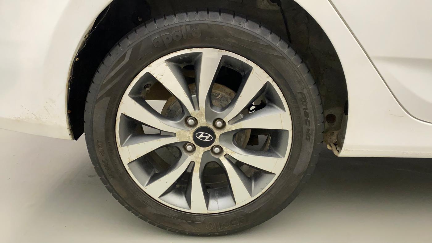 2016 Hyundai Verna FLUIDIC 1.6 CRDI SX 4S, Diesel, Manual, 77,673 km, Right Rear Wheel