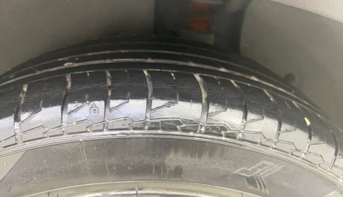 2016 Hyundai Creta SX PLUS  ANNIVERSARY EDITION 1.6 PETROL, Petrol, Manual, 88,267 km, Left Rear Tyre Tread