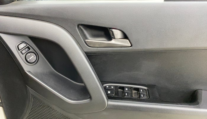 2016 Hyundai Creta SX PLUS  ANNIVERSARY EDITION 1.6 PETROL, Petrol, Manual, 88,267 km, Driver Side Door Panels Control