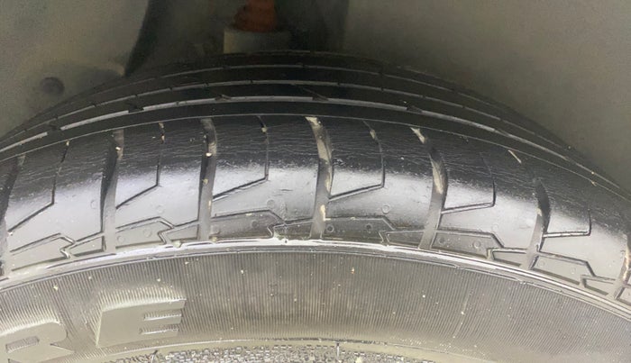 2016 Hyundai Creta SX PLUS  ANNIVERSARY EDITION 1.6 PETROL, Petrol, Manual, 88,267 km, Right Rear Tyre Tread