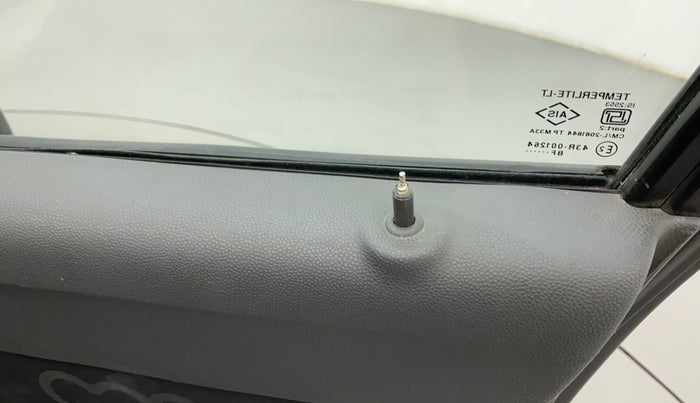 2015 Maruti Alto 800 LXI, Petrol, Manual, 29,713 km, Lock system - Door lock knob has minor damage