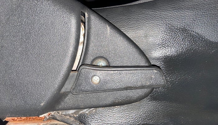 2017 Maruti Alto 800 LXI, Petrol, Manual, 45,038 km, Driver Side Adjustment Panel