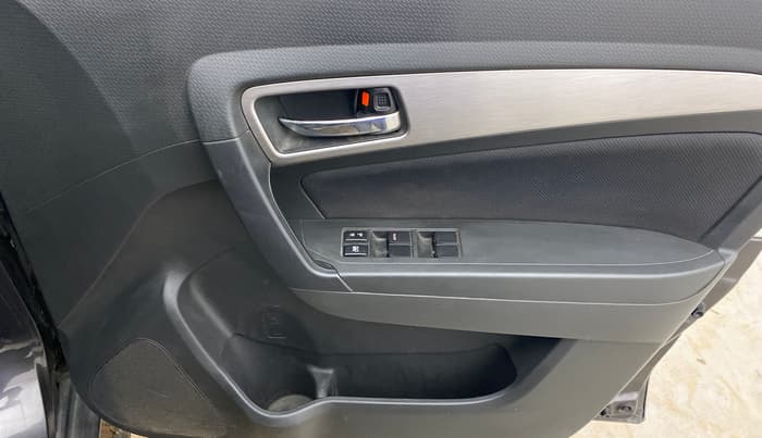 2017 Maruti Vitara Brezza ZDI PLUS, Diesel, Manual, 79,489 km, Driver Side Door Panels Control