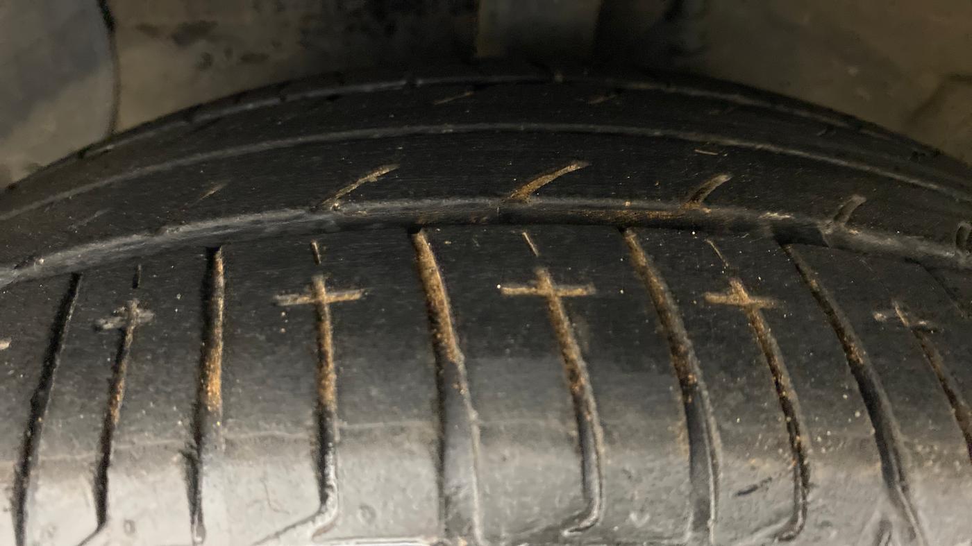 2014 Hyundai Xcent SX 1.2 OPT, Petrol, Manual, 80,274 km, Left Front Tyre Tread