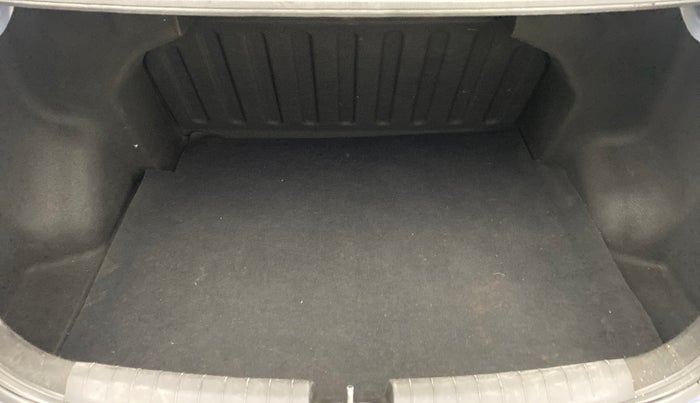 2014 Hyundai Xcent SX 1.2 OPT, Petrol, Manual, 80,274 km, Boot Inside