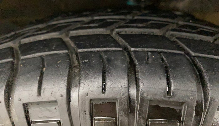 2022 Maruti Eeco 5 STR AC CNG (O), CNG, Manual, 6,587 km, Right Front Tyre Tread