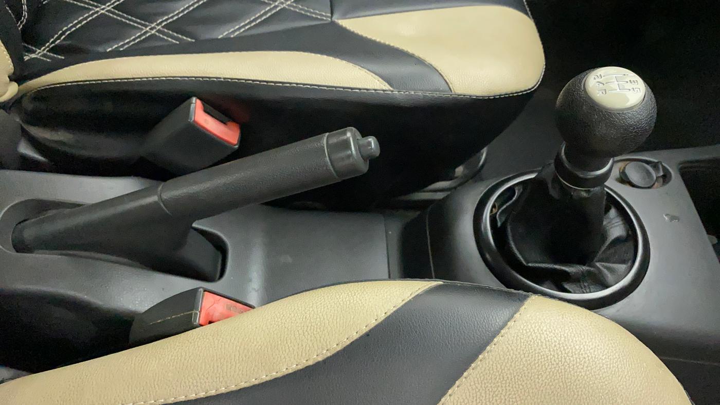 2010 Maruti Swift Dzire LXI, Petrol, Manual, 46,707 km, Gear Lever