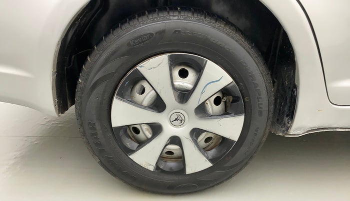 2010 Maruti Swift Dzire LXI, Petrol, Manual, 46,707 km, Right Rear Wheel