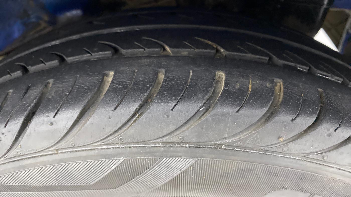 2017 Hyundai Eon ERA PLUS, Petrol, Manual, 33,083 km, Left Rear Tyre Tread