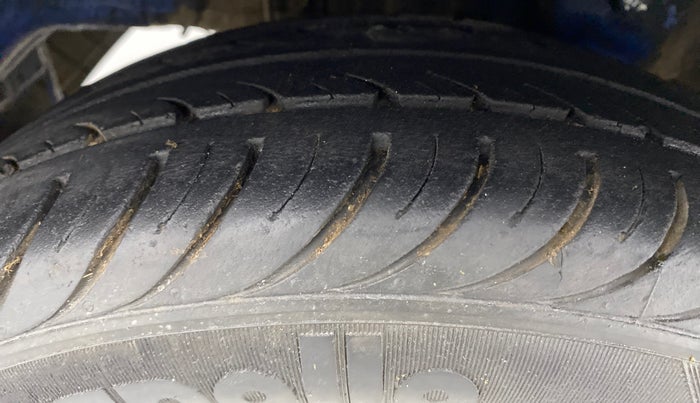 2017 Hyundai Eon ERA PLUS, Petrol, Manual, 33,083 km, Right Rear Tyre Tread