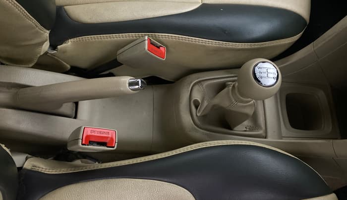2015 Maruti Swift Dzire VXI, Petrol, Manual, 42,990 km, Gear Lever