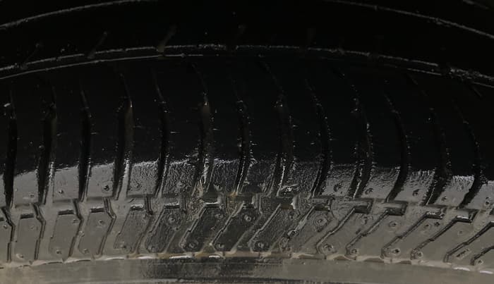 2015 Maruti Swift Dzire VXI, Petrol, Manual, 42,990 km, Right Rear Tyre Tread