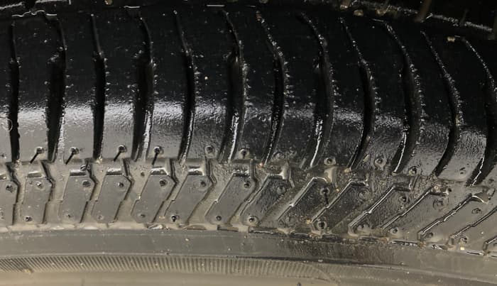 2015 Maruti Swift Dzire VXI, Petrol, Manual, 42,990 km, Left Front Tyre Tread