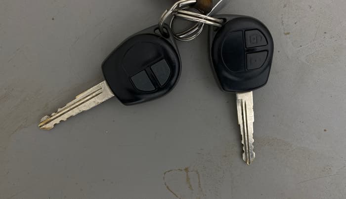 2015 Maruti Swift Dzire VXI, Petrol, Manual, 42,990 km, Key Close Up