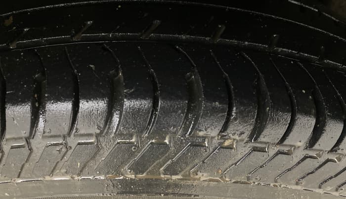 2015 Maruti Swift Dzire VXI, Petrol, Manual, 42,990 km, Left Rear Tyre Tread