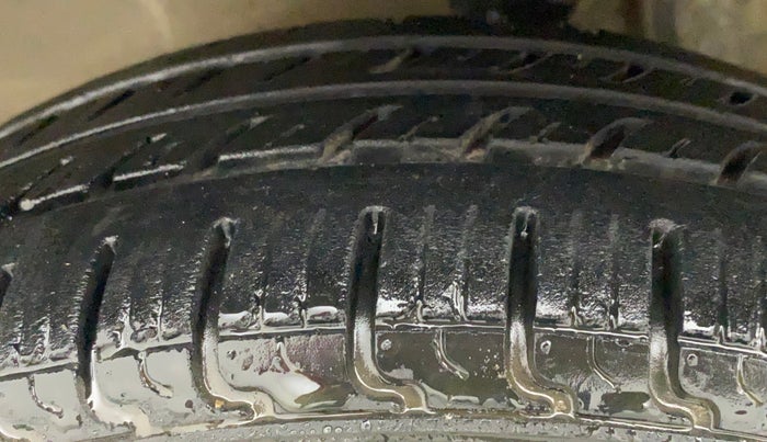 2014 Maruti Alto K10 VXI, Petrol, Manual, 75,896 km, Left Front Tyre Tread